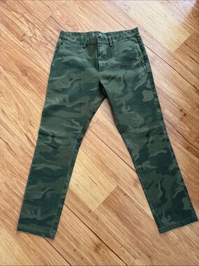 Old Navy Men's Green Camo Pants
